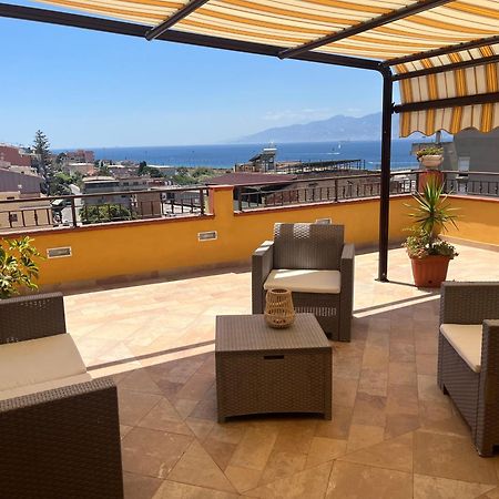 B&B Around The World Villa San Giovanni Exteriör bild