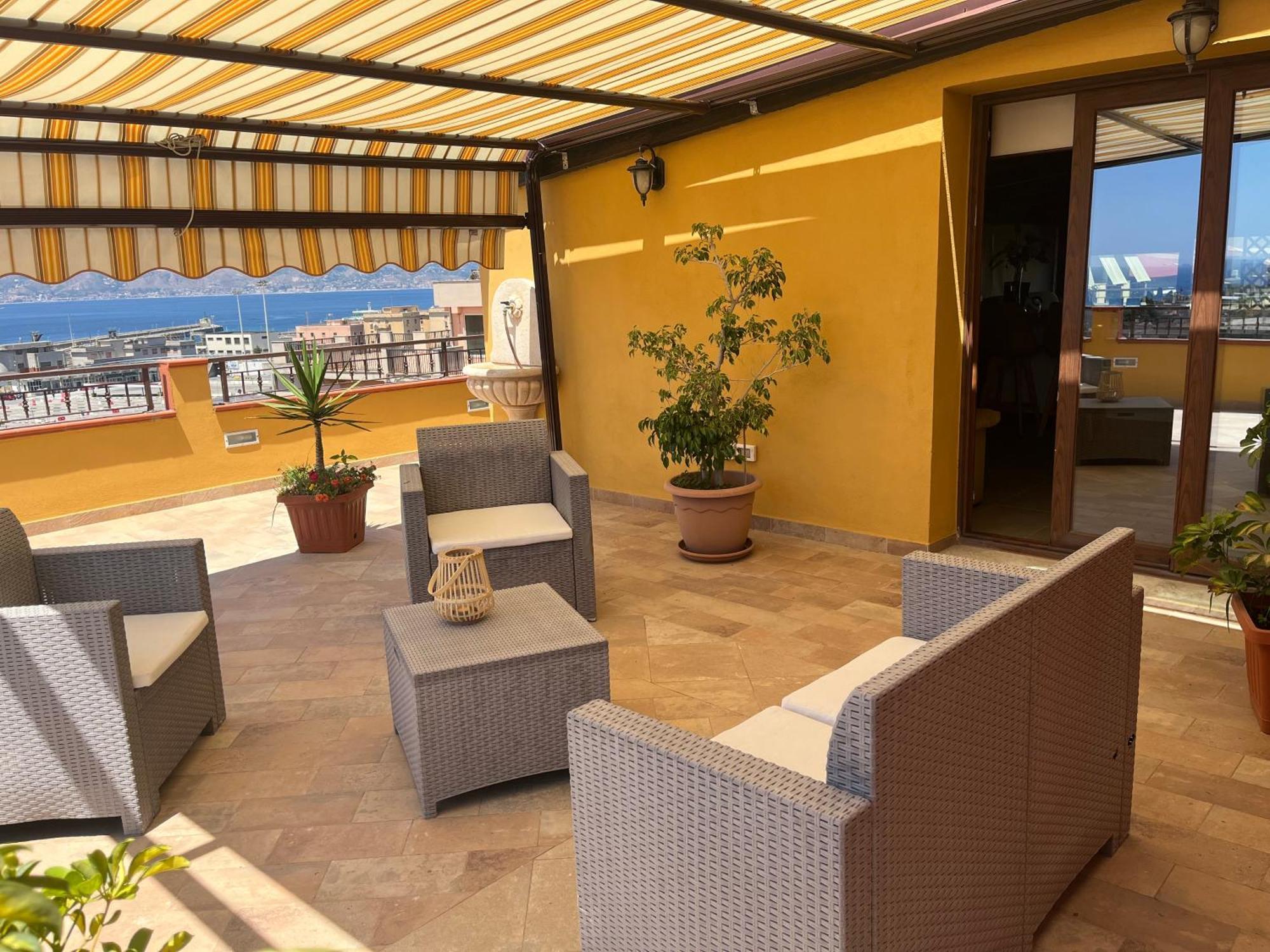 B&B Around The World Villa San Giovanni Exteriör bild