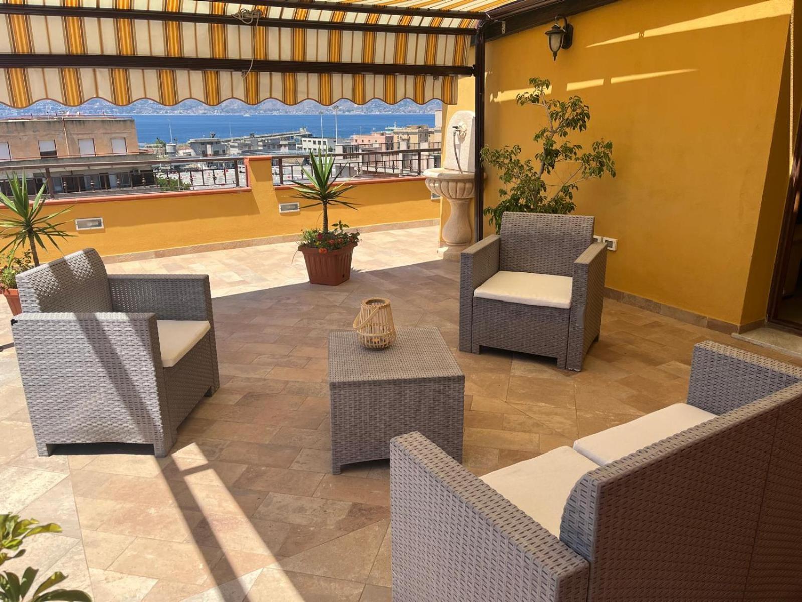 B&B Around The World Villa San Giovanni Exteriör bild