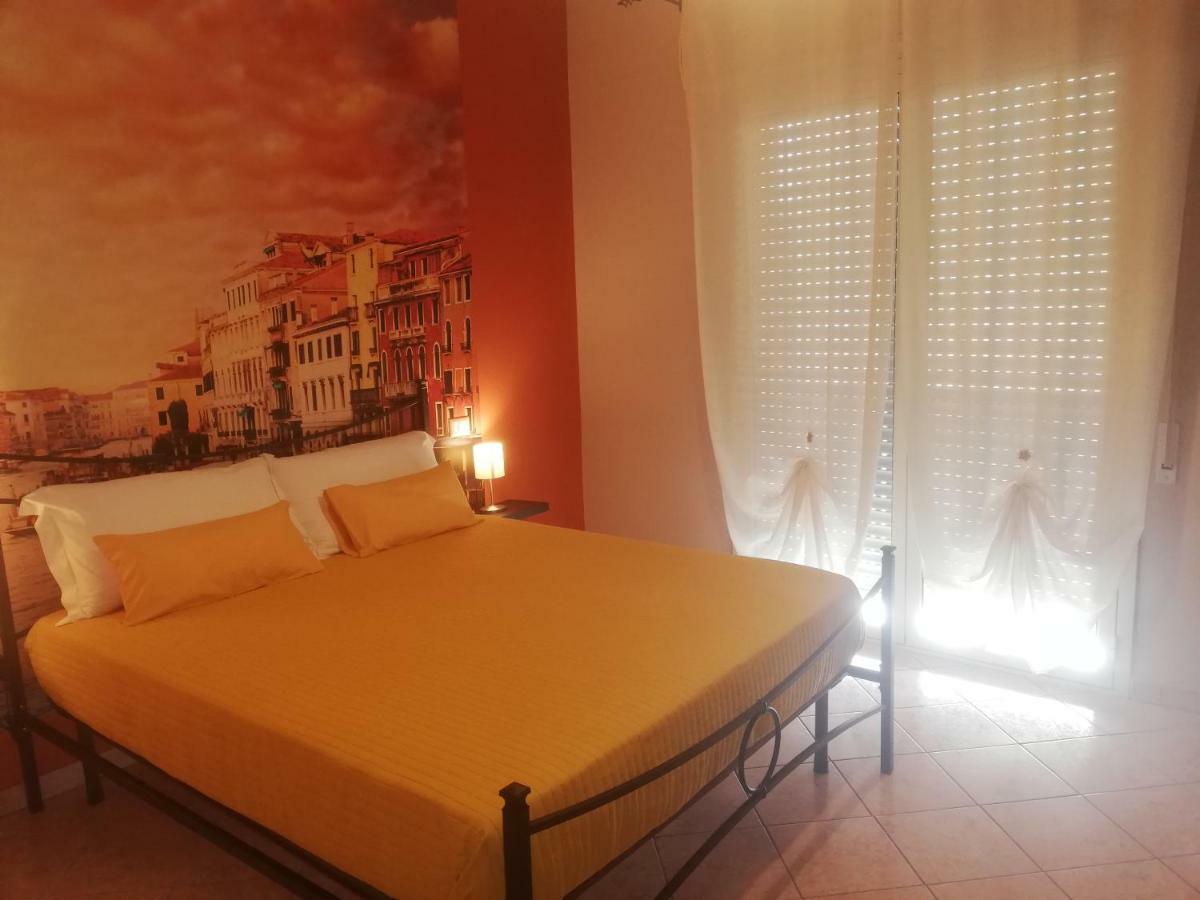 B&B Around The World Villa San Giovanni Exteriör bild