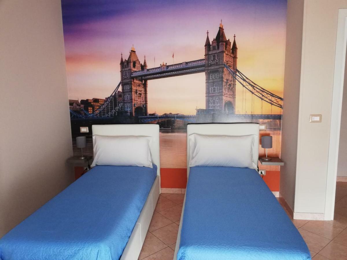 B&B Around The World Villa San Giovanni Exteriör bild